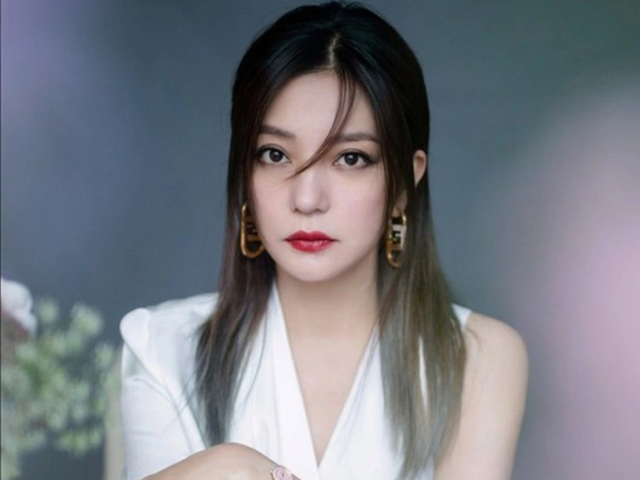 Triệu Vy trong những khoảnh khắc đời thường