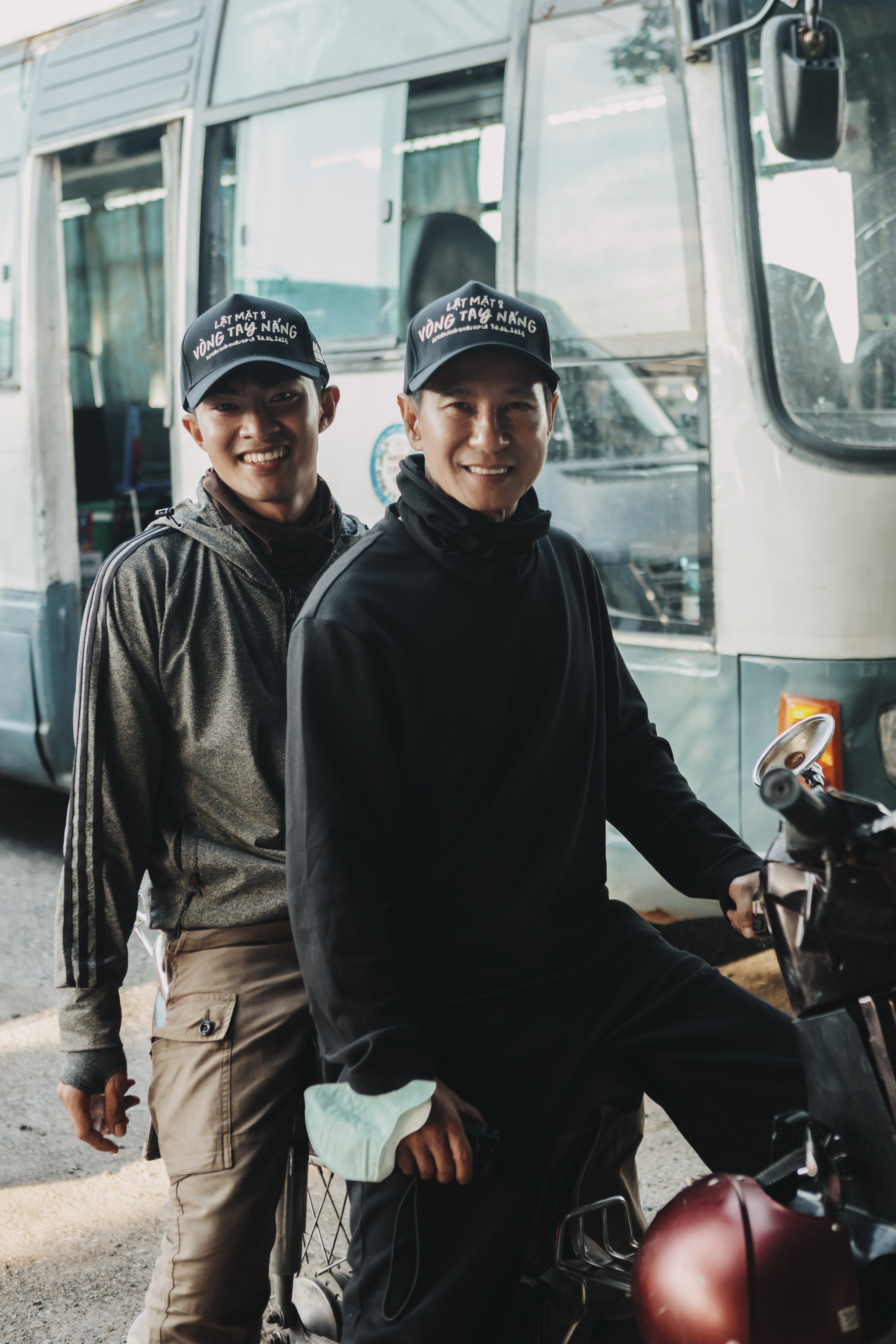 Lý Hải và Lê Tuấn Khang ở phim trường