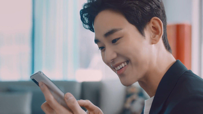 Kim Soo Hyun vốn là sao nam khá nổi tiếng, được nhiều đơn vị, thương hiệu săn đón để làm đại diện, người mẫu quảng cáo sản phẩm. Ảnh: Sưu tầm