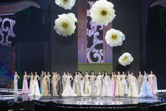 Top 32 thí sinh vào phần thi dạ hội