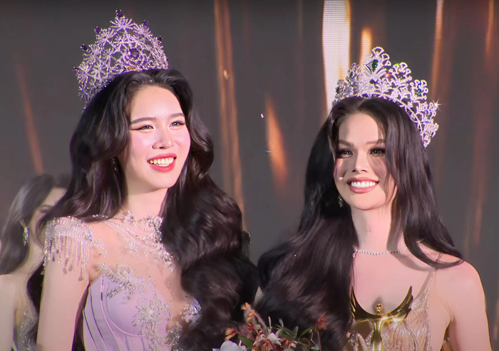 Hà Tâm Như (phải) là tân Miss International Queen Vietnam. (Ảnh chụp màn hình)