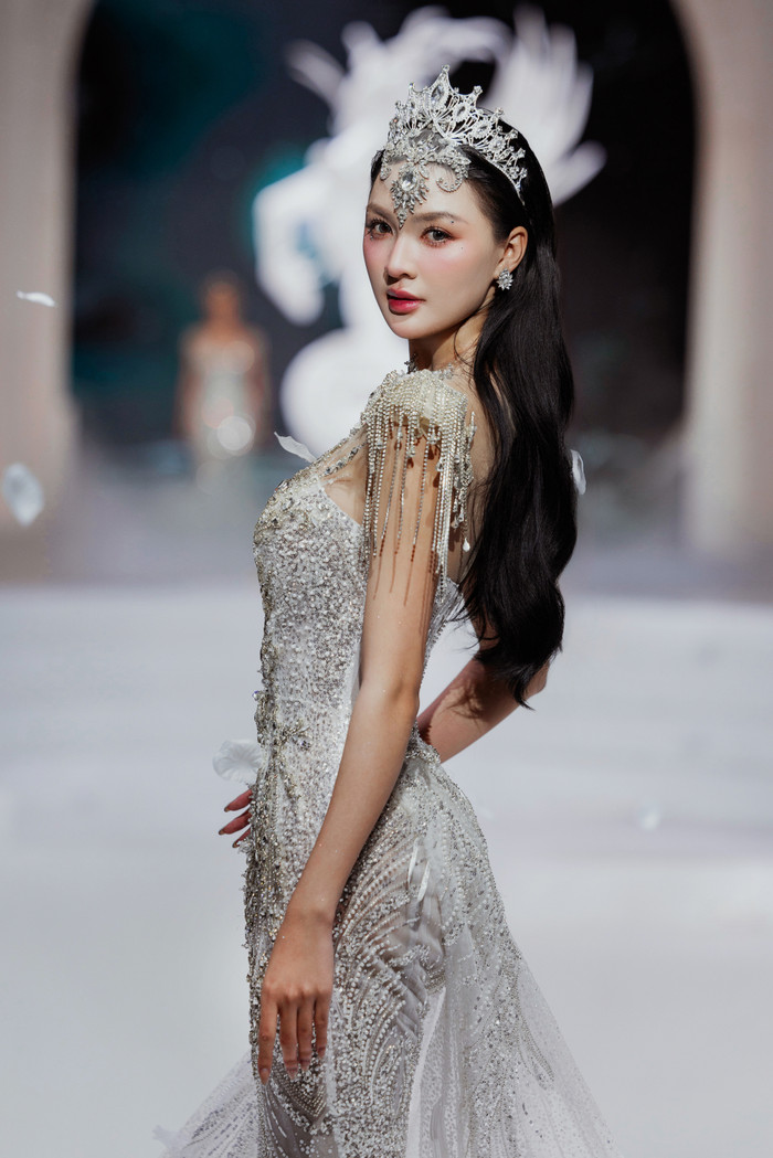 Á hậu Cẩm Ly tại sự kiện