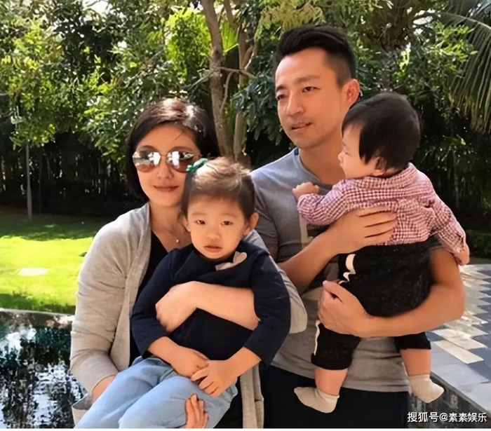Từ Hy Viên và Uông Tiểu Phi có hai con chung trong thời gian sống chung một nhà.