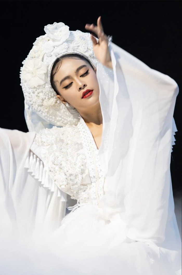Hòa Minzy viết lại cuộc chơi Hoàng Thùy Linh từng 'làm chủ'? Ảnh 2