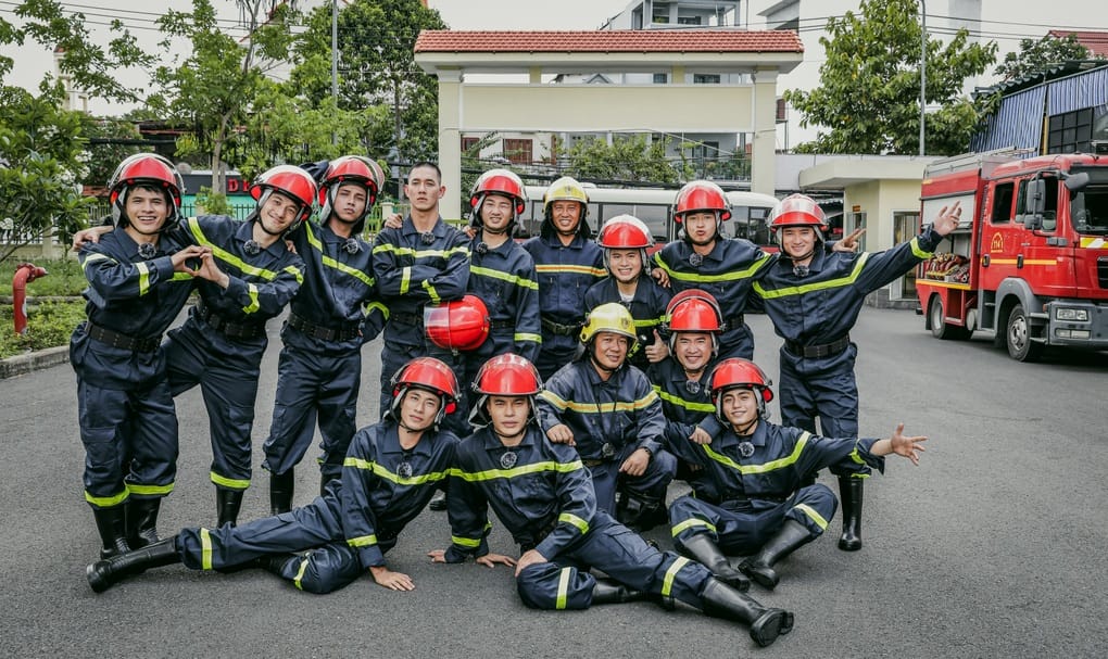 Dàn nghệ sĩ tham gia chương trình Chiến sĩ quả cảm