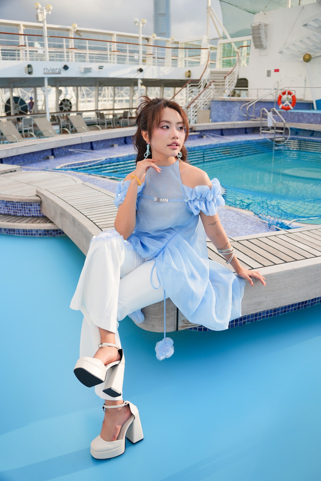 Phương Mỹ Chi mong muốn mang văn hóa Việt ra thế giới