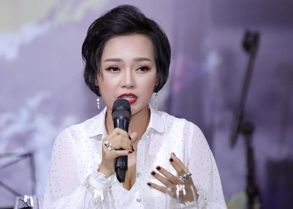 Thái Thùy Linh dạy con gái bảo vệ môi trường không phải để làm màu