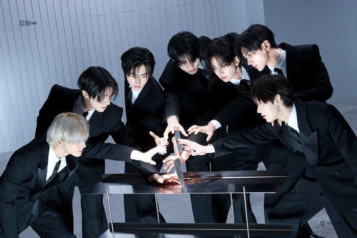 'Ông hoàng triệu bản' thế hệ mới của Kpop gọi tên ENHYPEN Ảnh 2