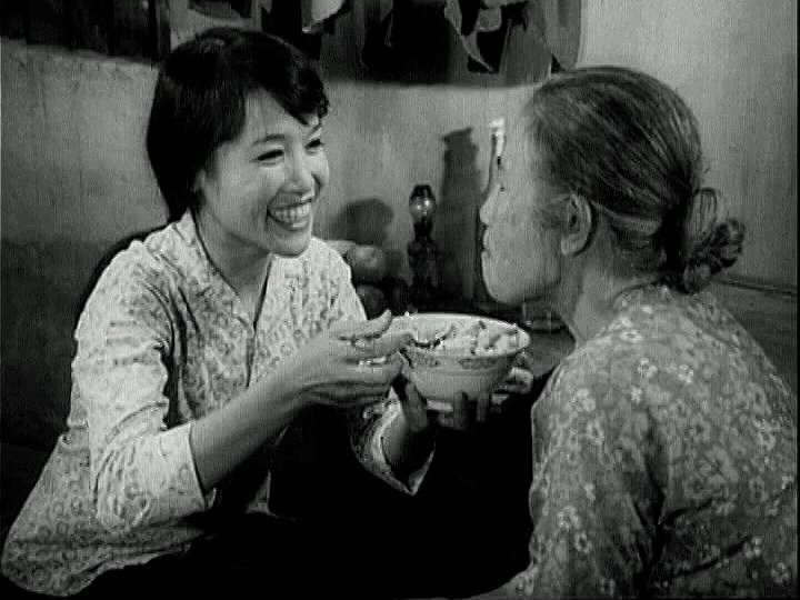 Nghệ sĩ Tú Oanh trong vai Lài